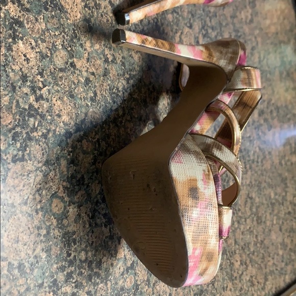 Jessica Simpson heels - box not included - Picture 4 of 5